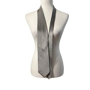 👔Vintage Dion Collection Silver Silk Tie Handcrafted Canada EUC!👔